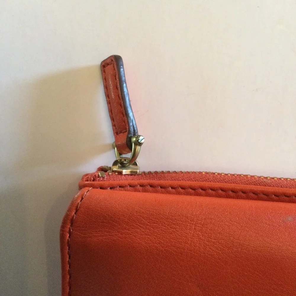 Fossil Tangerine Colored Genuine Leather Wallet Billfold Clutch With Zip…